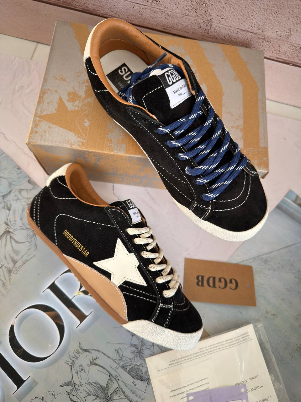 کتونی گلدن گوس