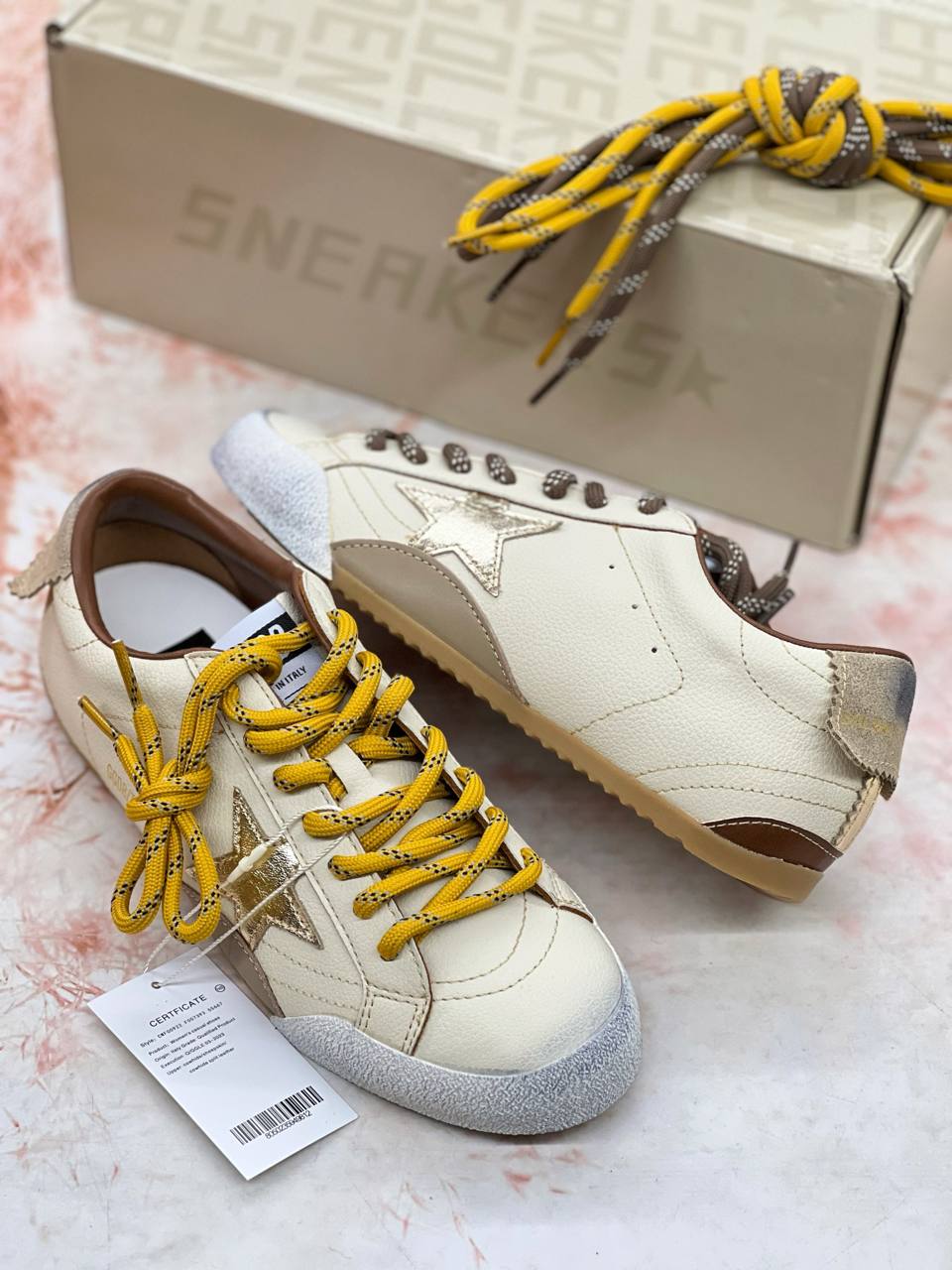 کتونی گلدن گوس